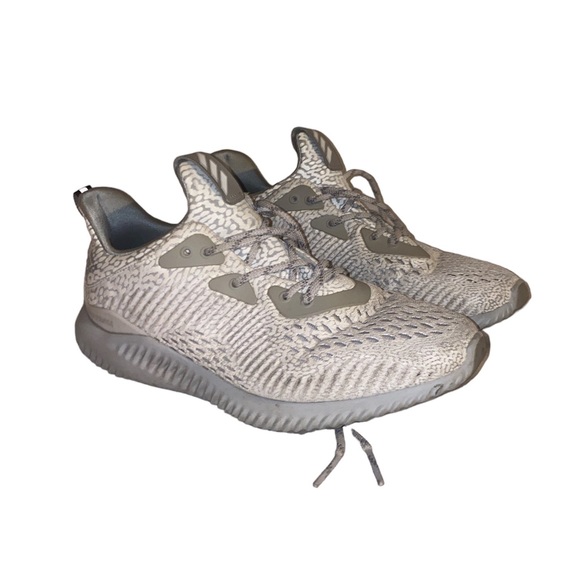 (5-41) Adidas “alpha bounce” women’s size 7.5 sneakers - Picture 1 of 5